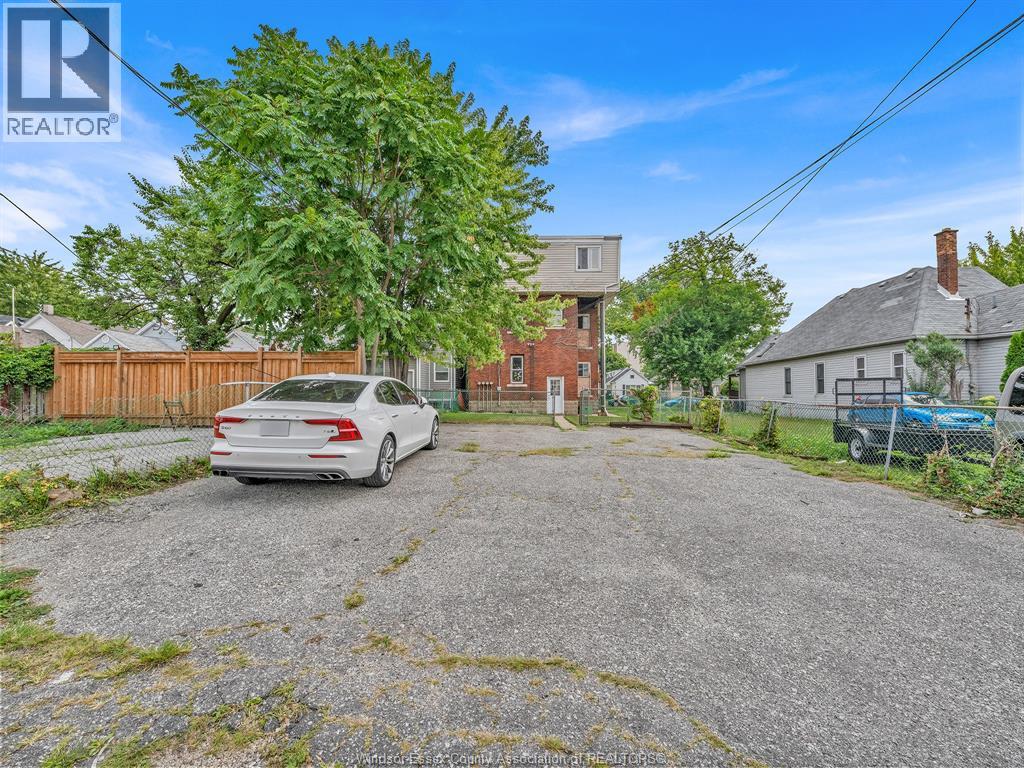 751 WINDSOR AVENUE - Image 17