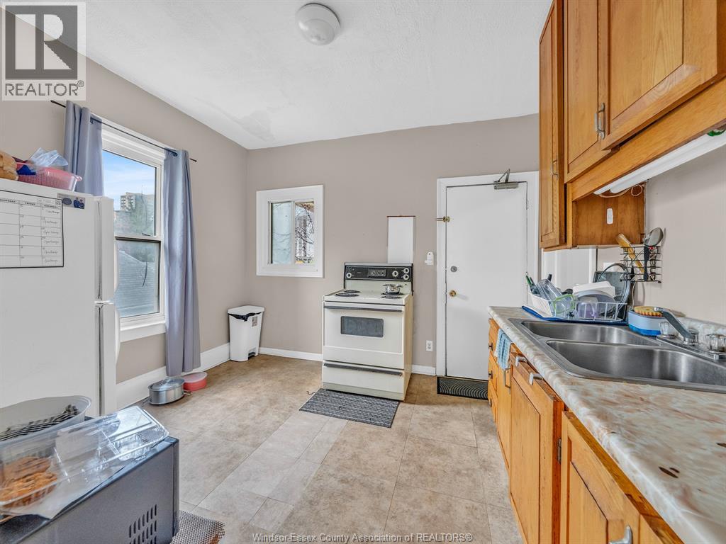 751 WINDSOR AVENUE - Image 24