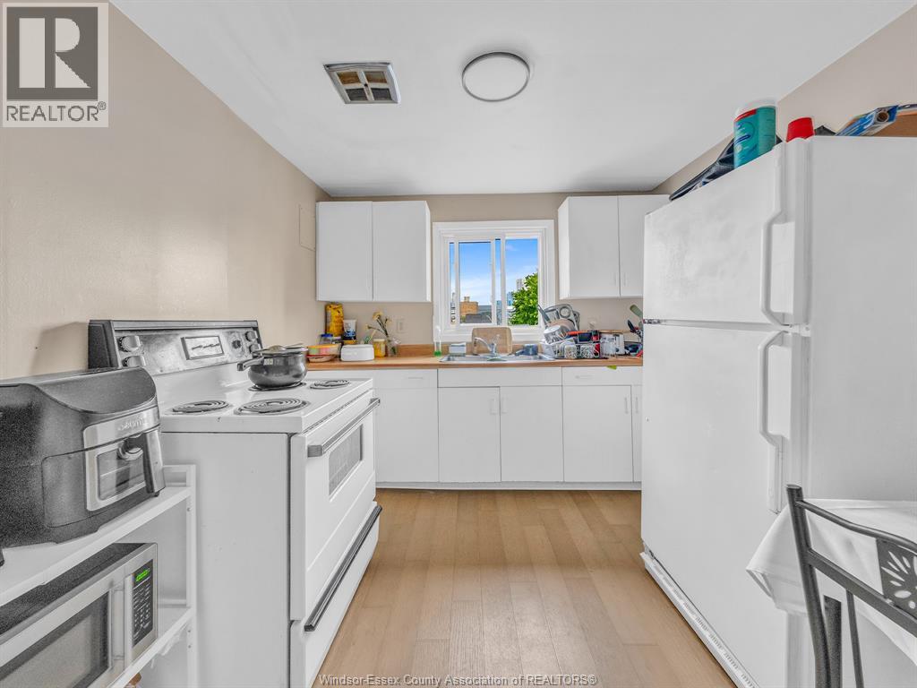 751 WINDSOR AVENUE - 31