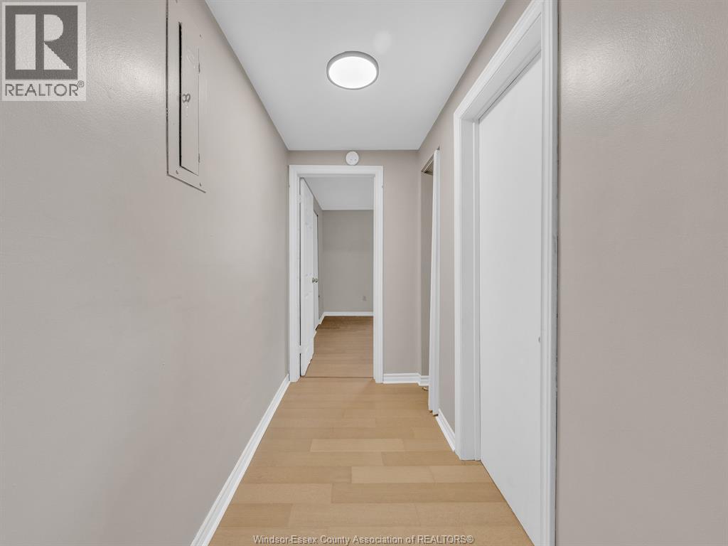 751 WINDSOR AVENUE - 32