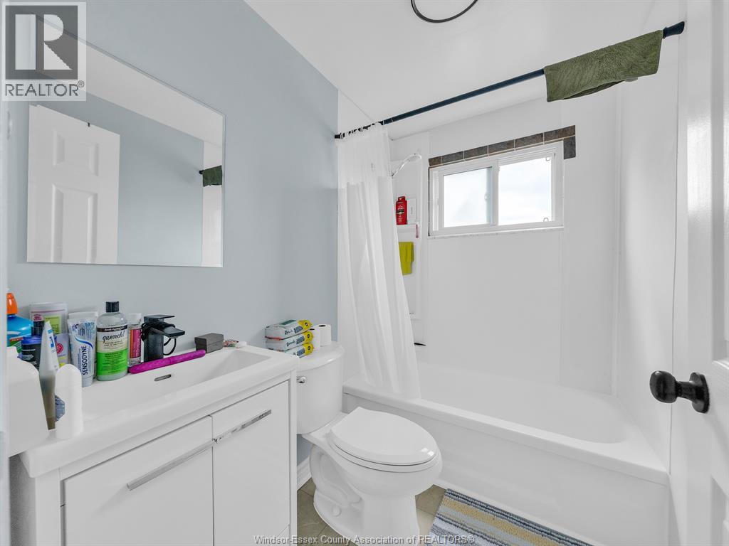 751 WINDSOR AVENUE - 40