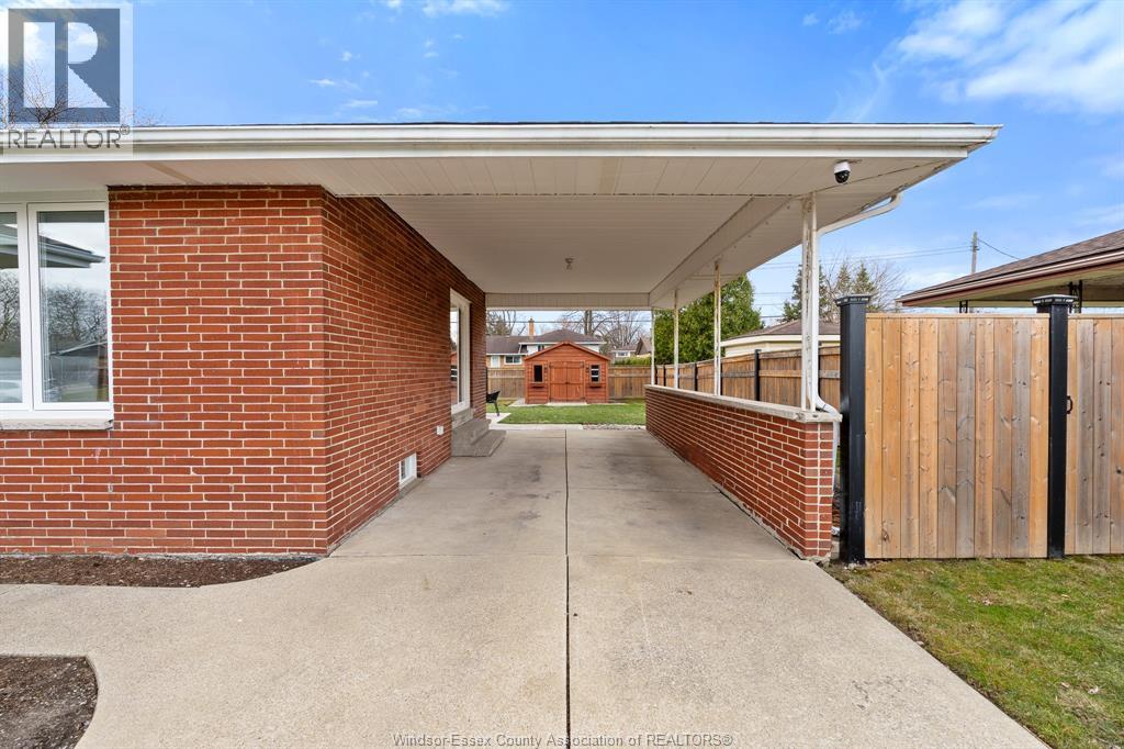 735 Lounsborough - 36