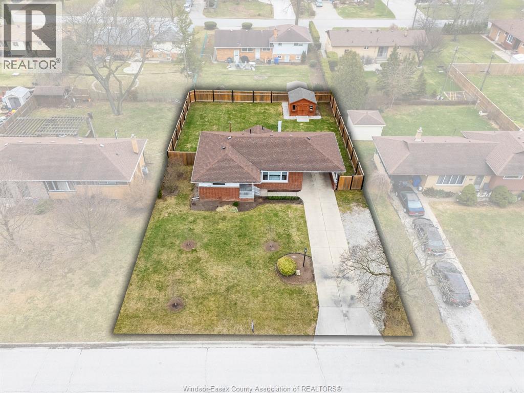 735 Lounsborough - Image 44