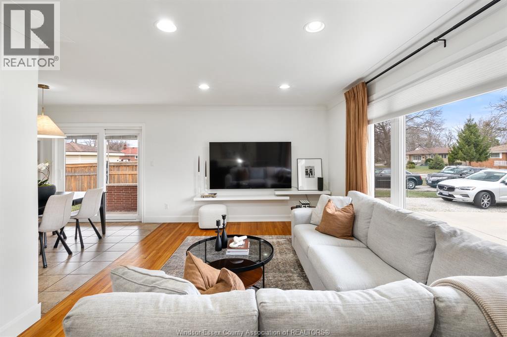 735 Lounsborough - 5