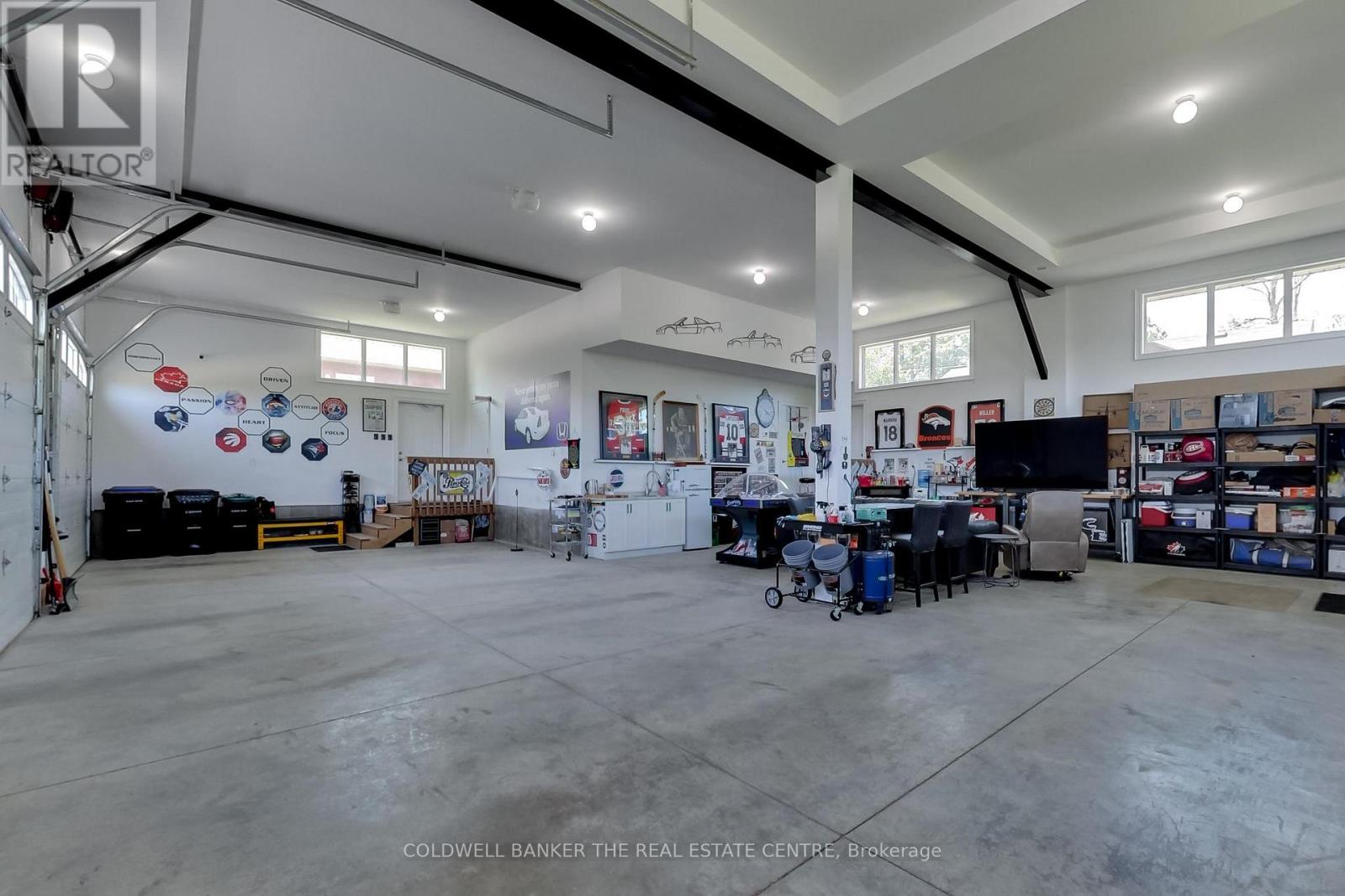 224 LAKESHORE ROAD E - Image 30