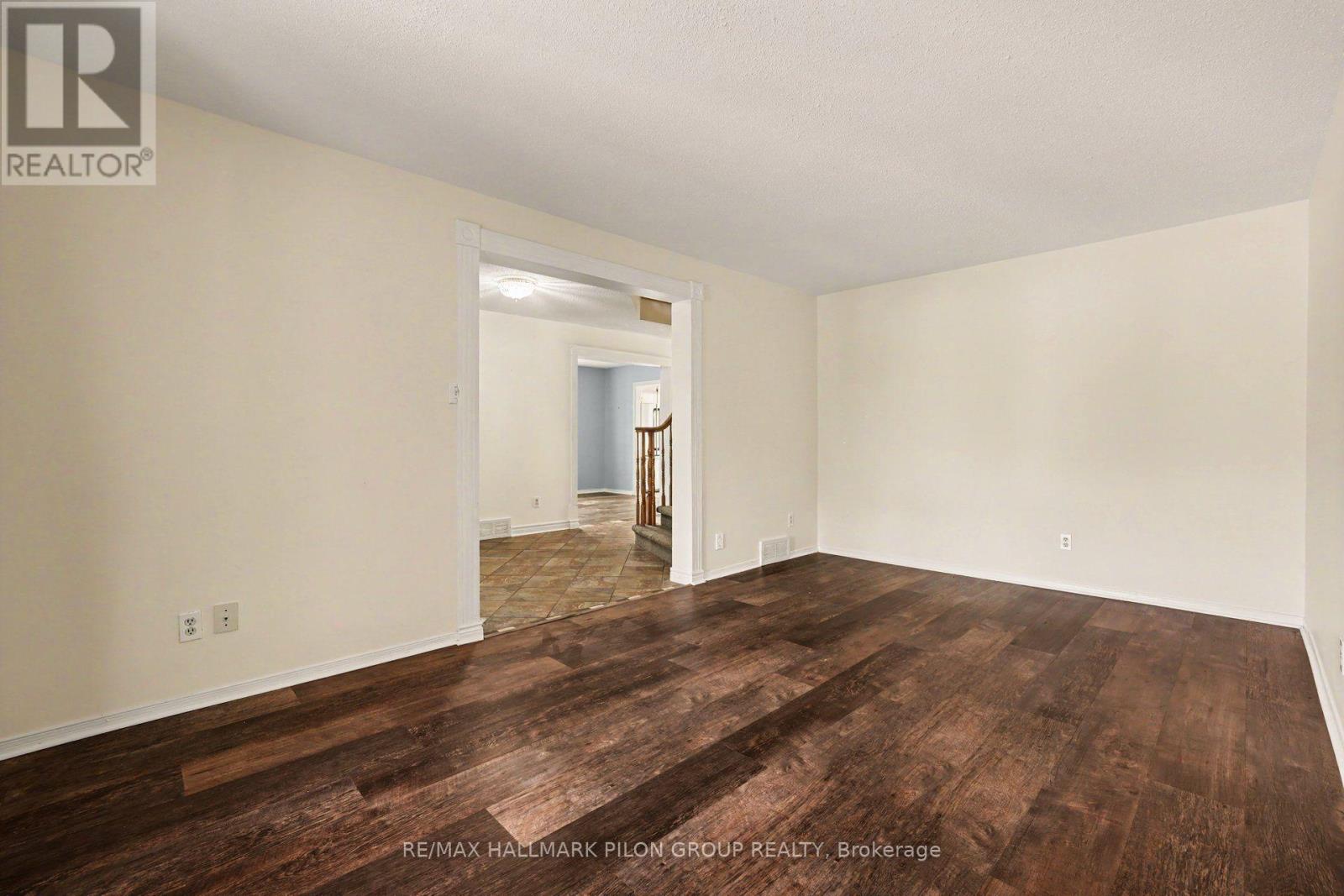 5 Bed, 4 Bath House for Sale in Ottawa – 182 TWYFORD STREET, Ottawa – MLS# X13662014 - Image 4