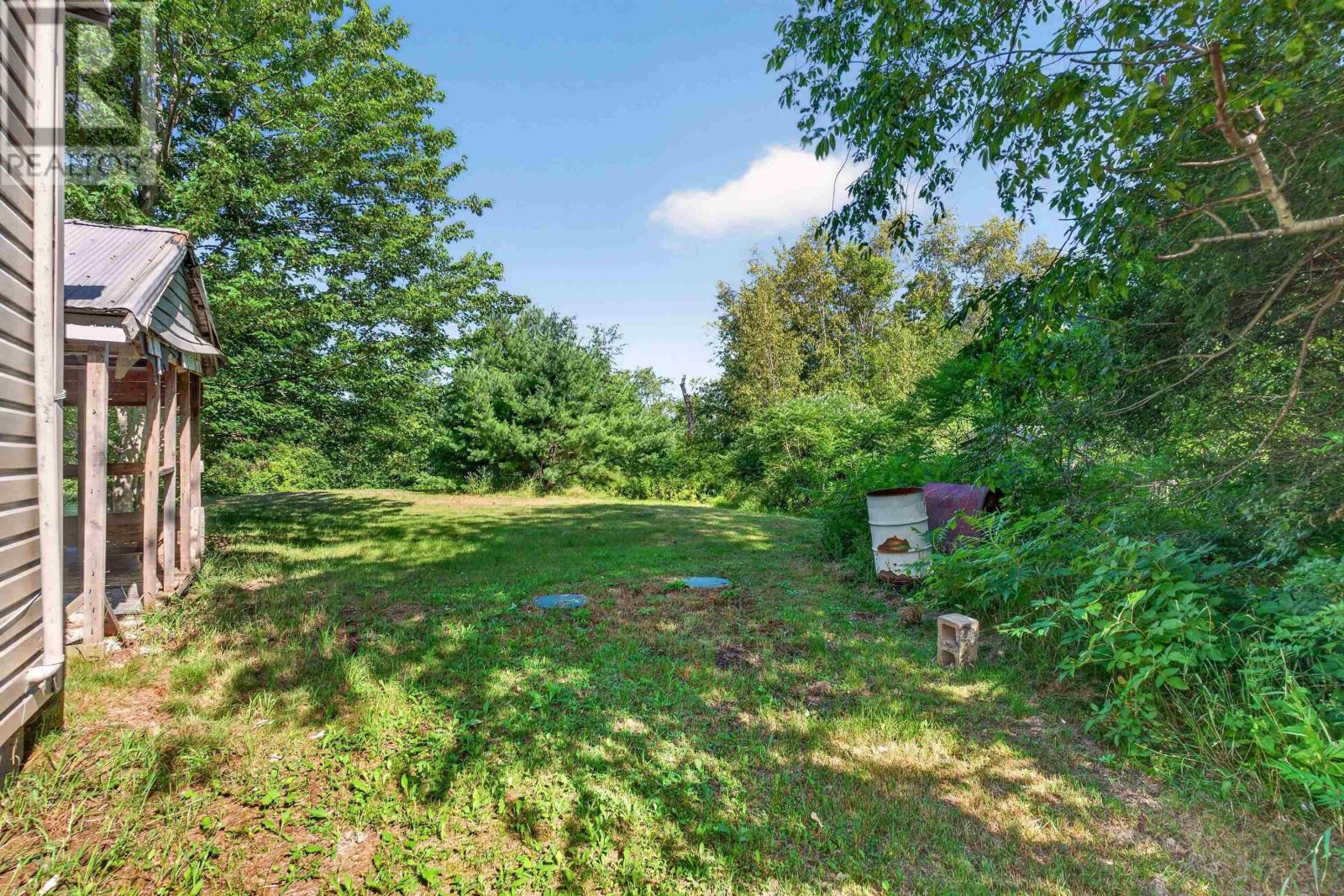 82 Cemetery Road - 16