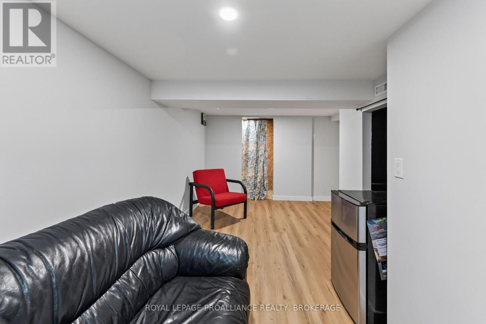 500 BROCK STREET - Image 20