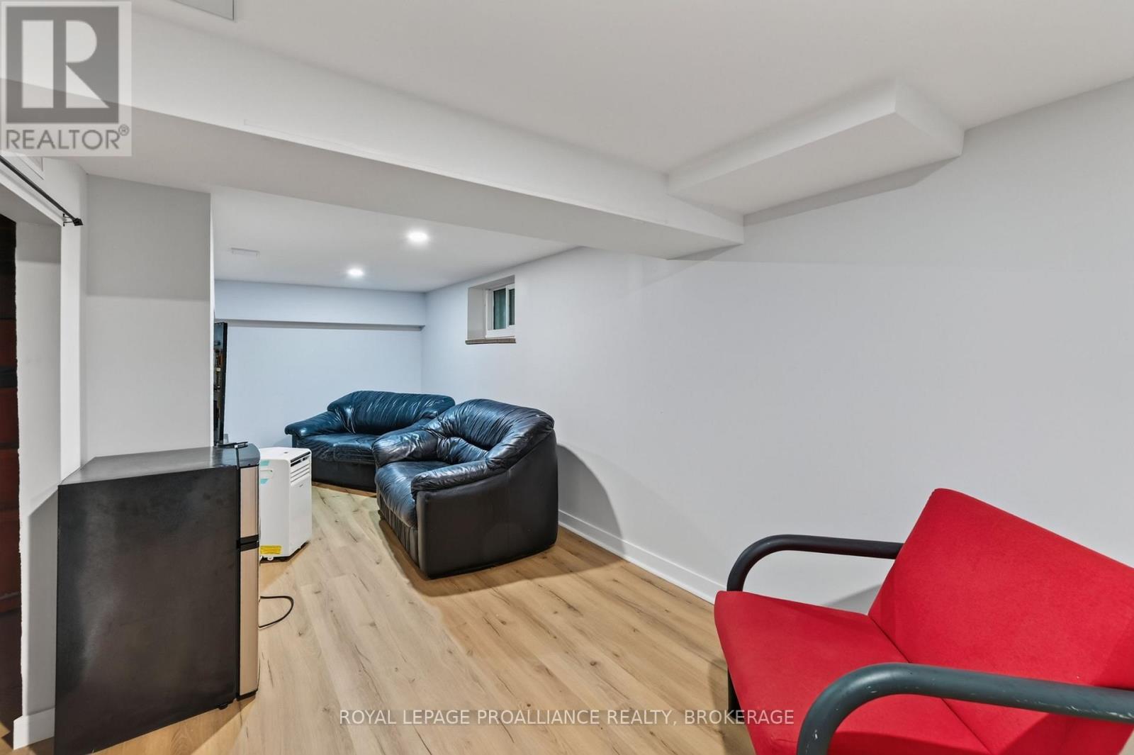 500 BROCK STREET - Image 21