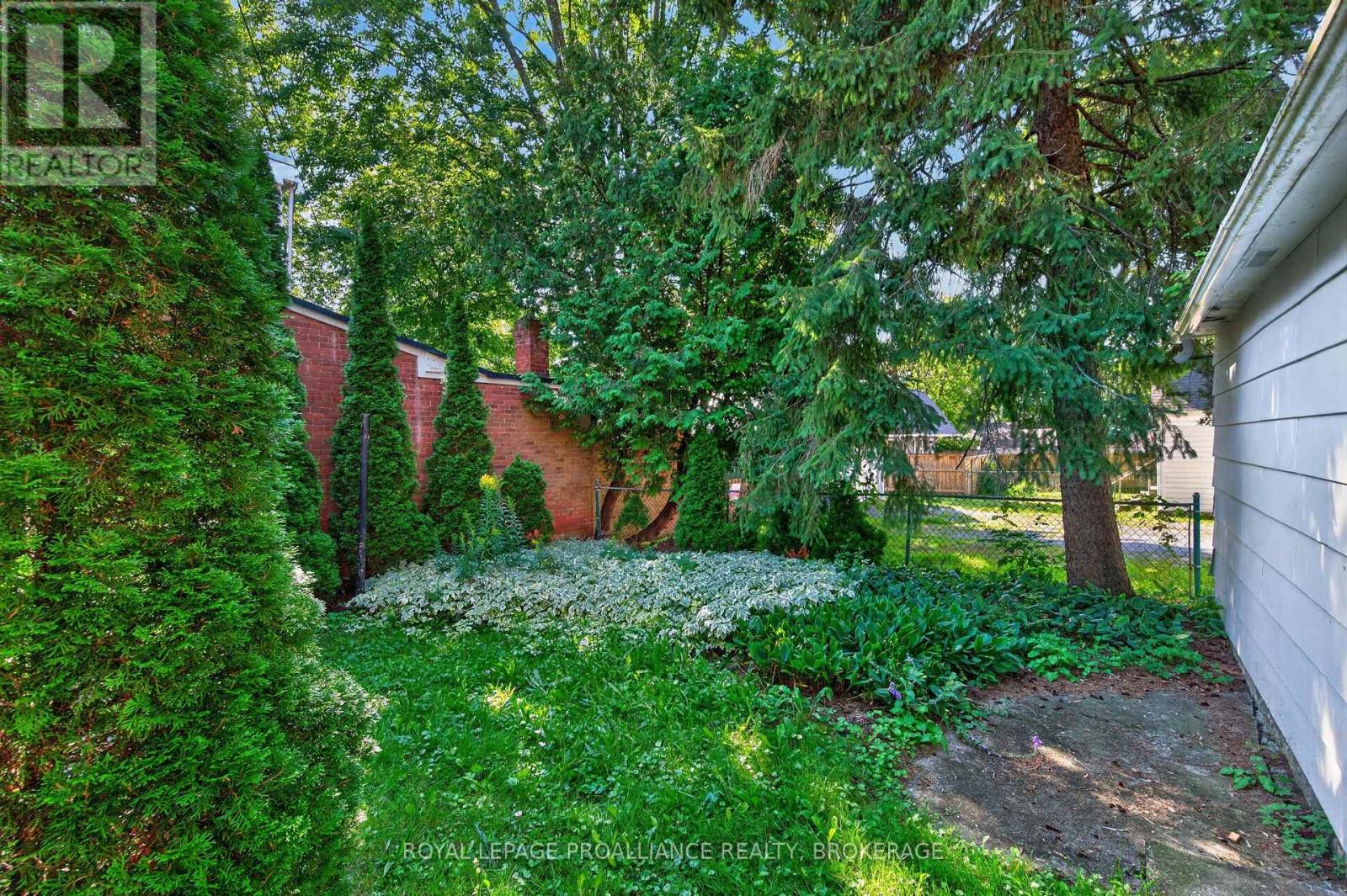 500 BROCK STREET - Image 30