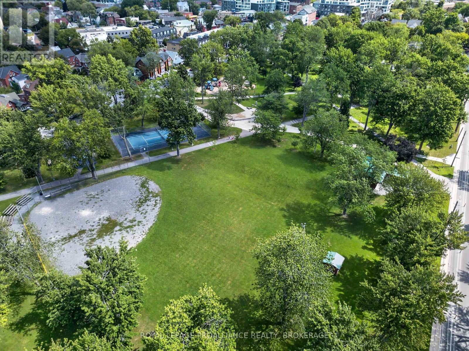 500 BROCK STREET - Image 33