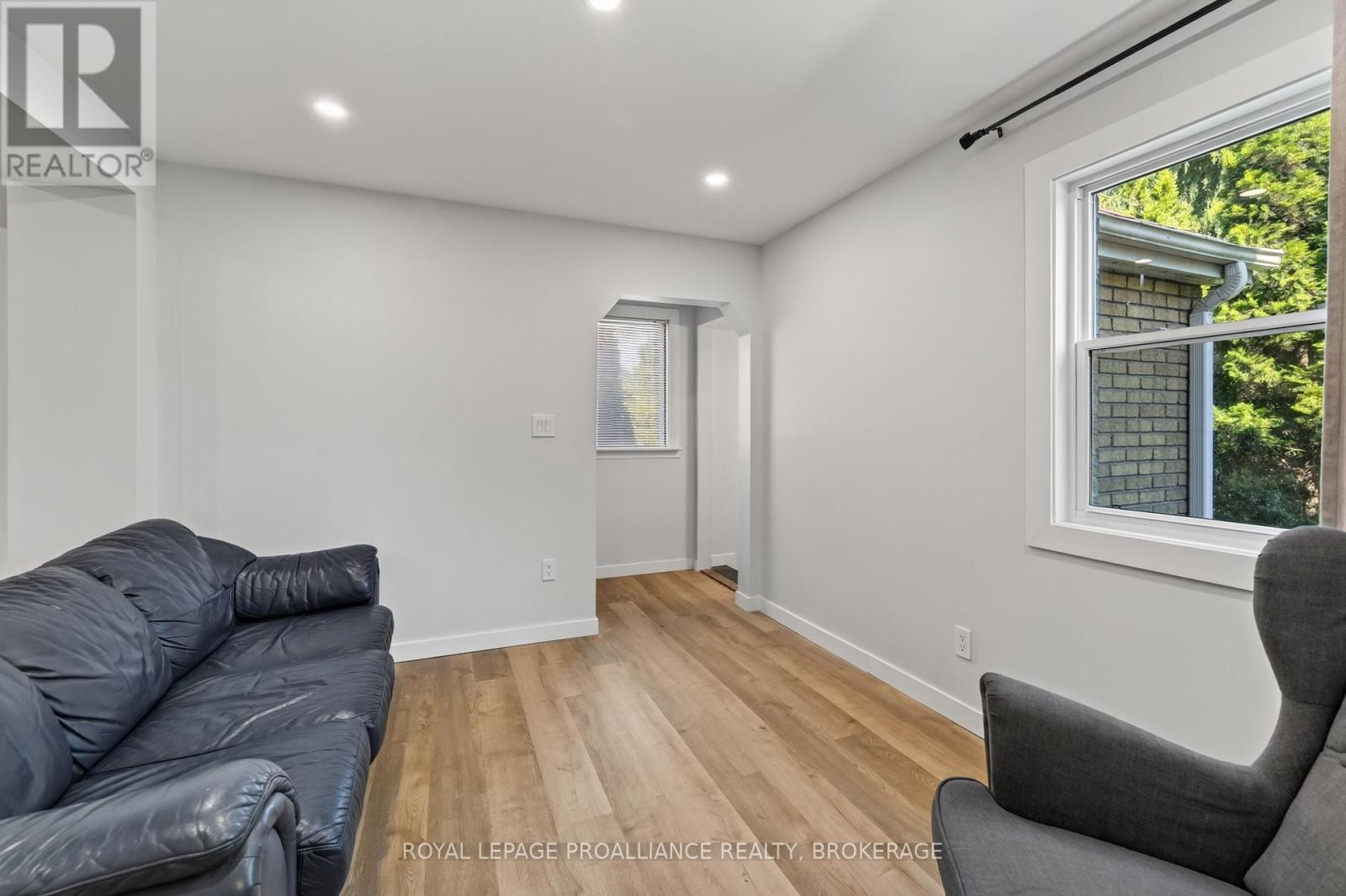 500 BROCK STREET - Image 4