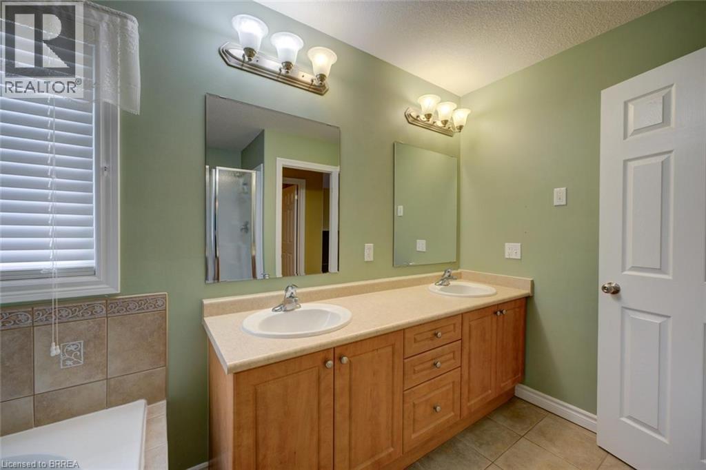 44 MCQUEEN Drive - Image 23