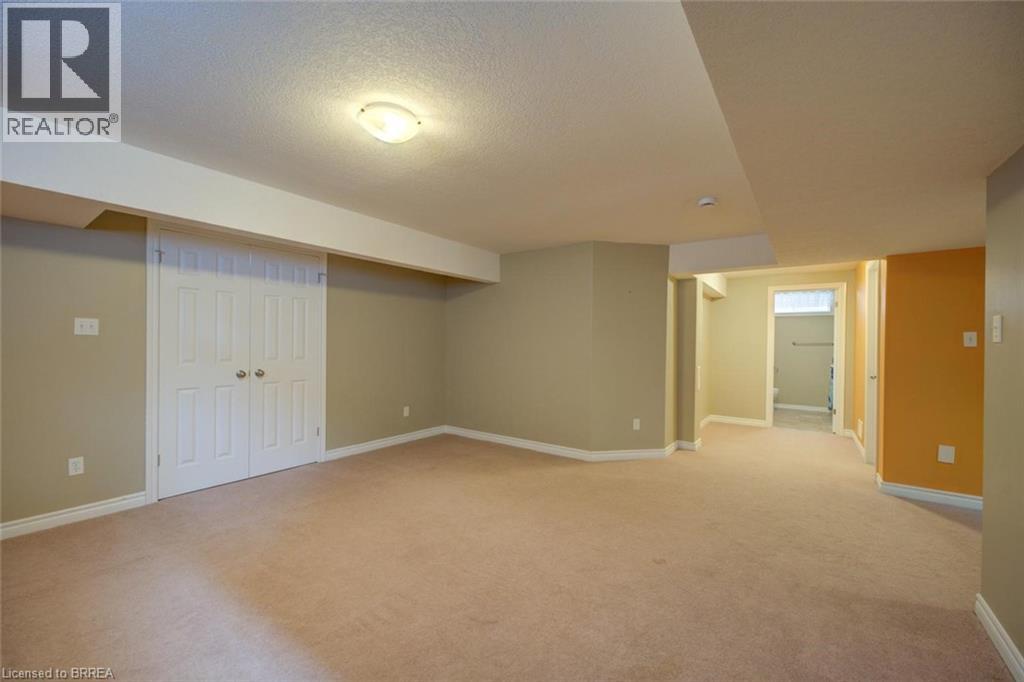 44 MCQUEEN Drive - Image 33
