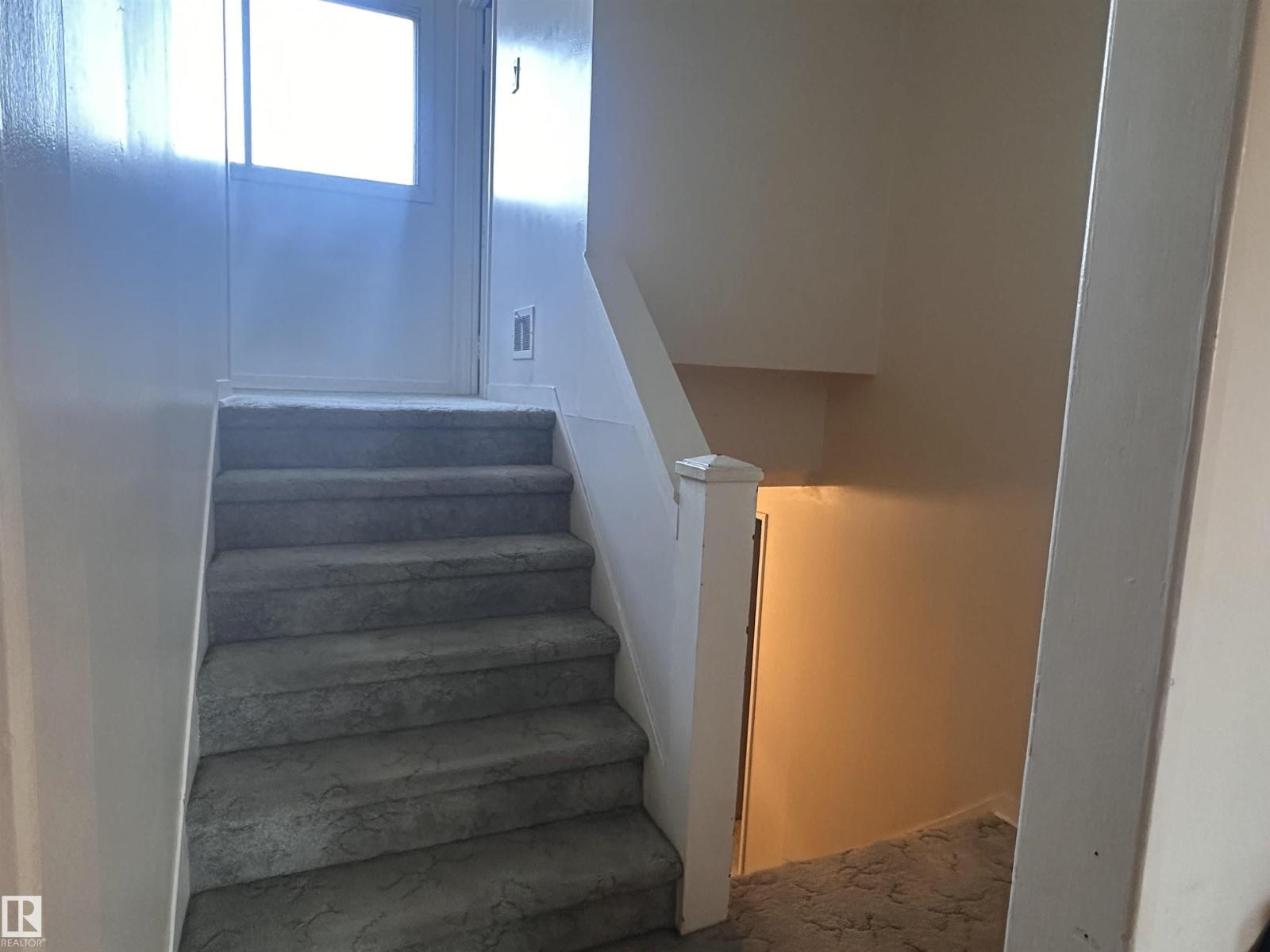 5128 52 ST - Image 30