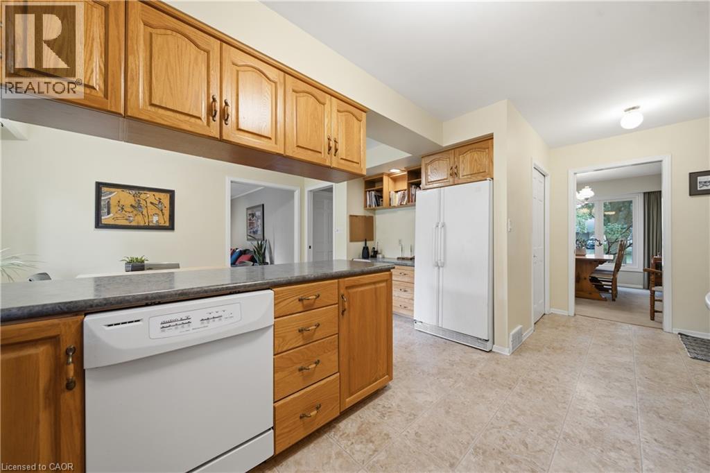 32 WAVERLEY Drive - 16