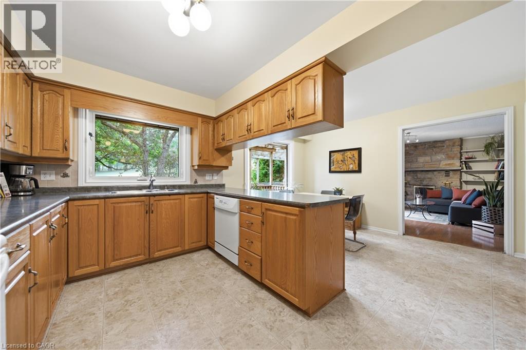 32 WAVERLEY Drive - 15