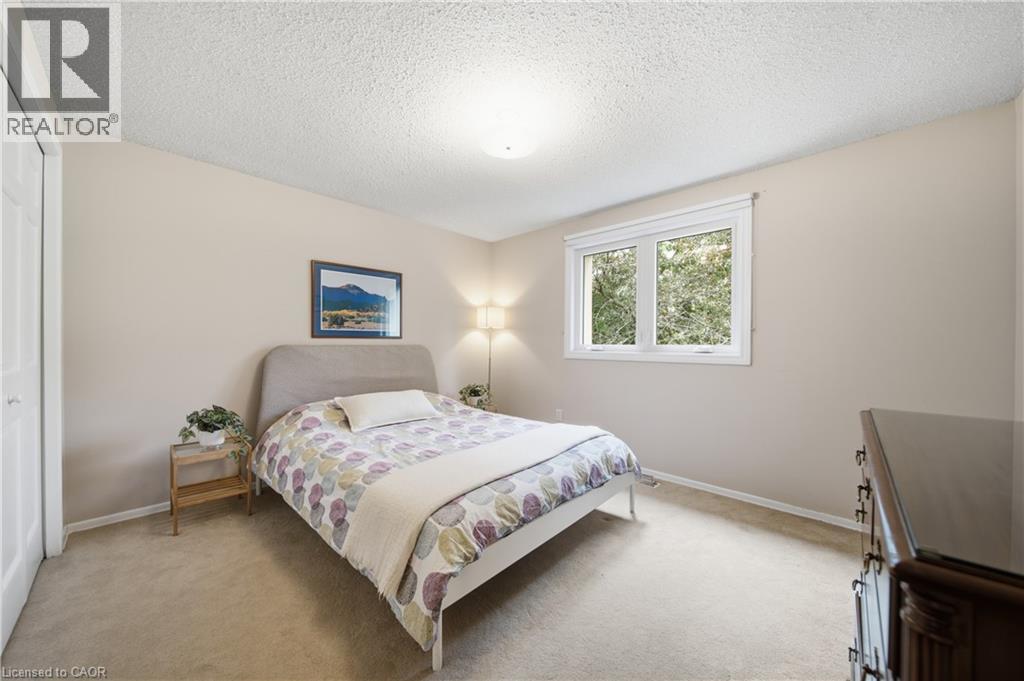 32 WAVERLEY Drive - Image 27