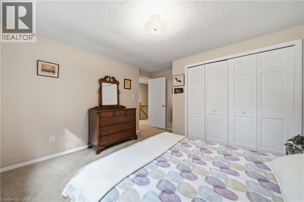 32 WAVERLEY Drive - 28
