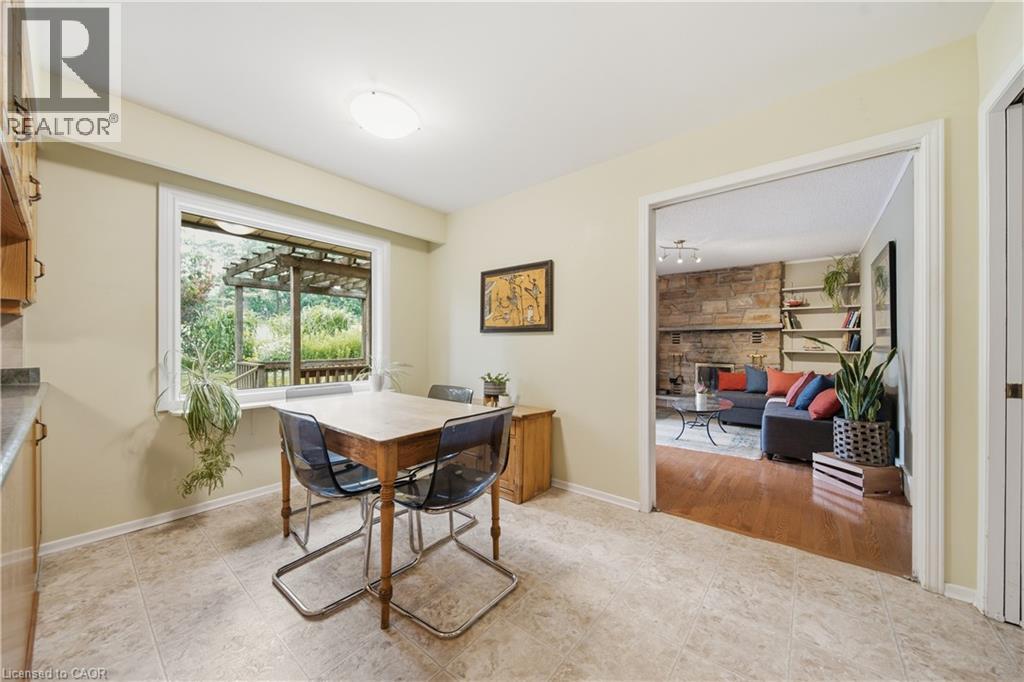 32 WAVERLEY Drive - Image 10