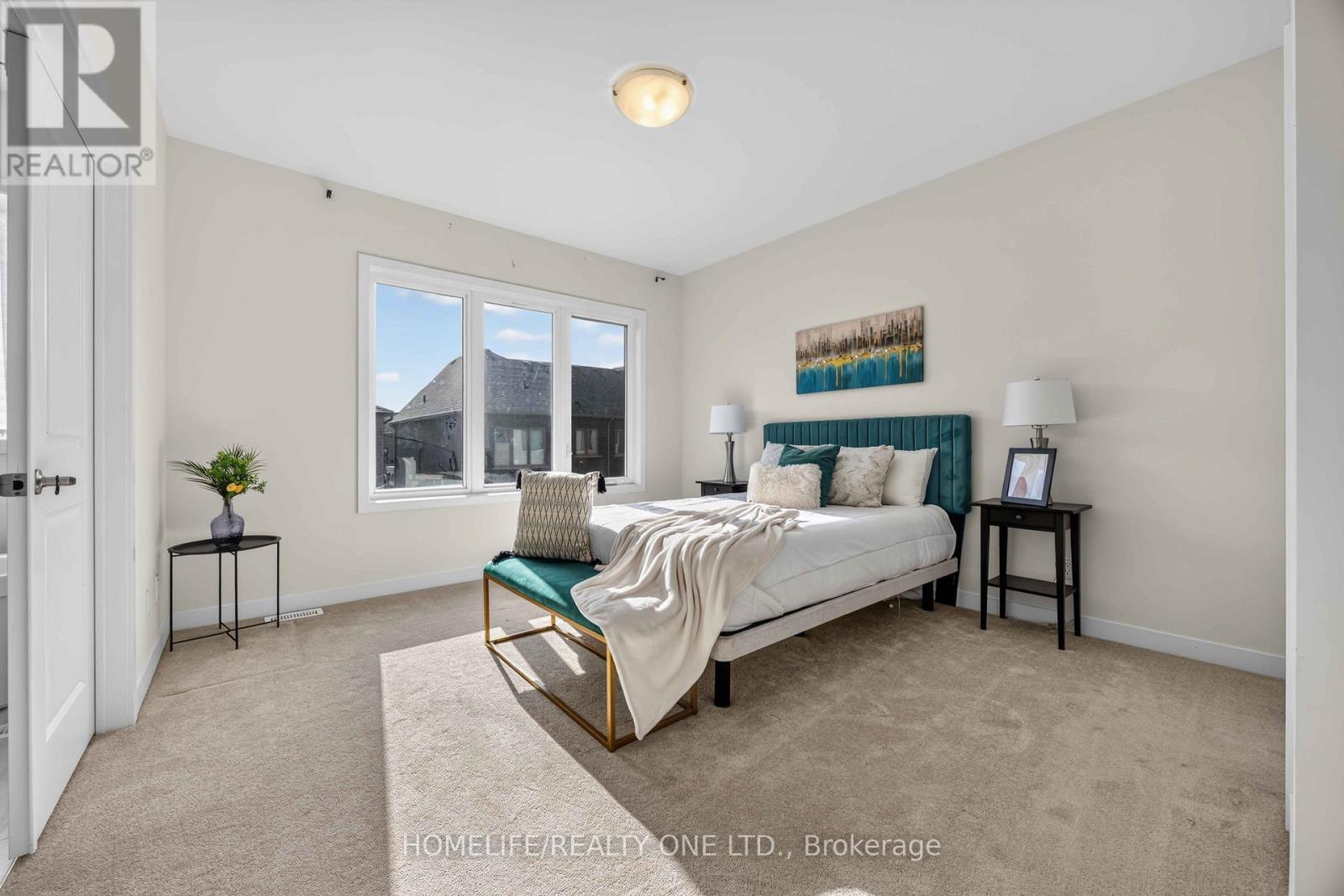 10 HARVEY BUNKER CRESCENT - 33