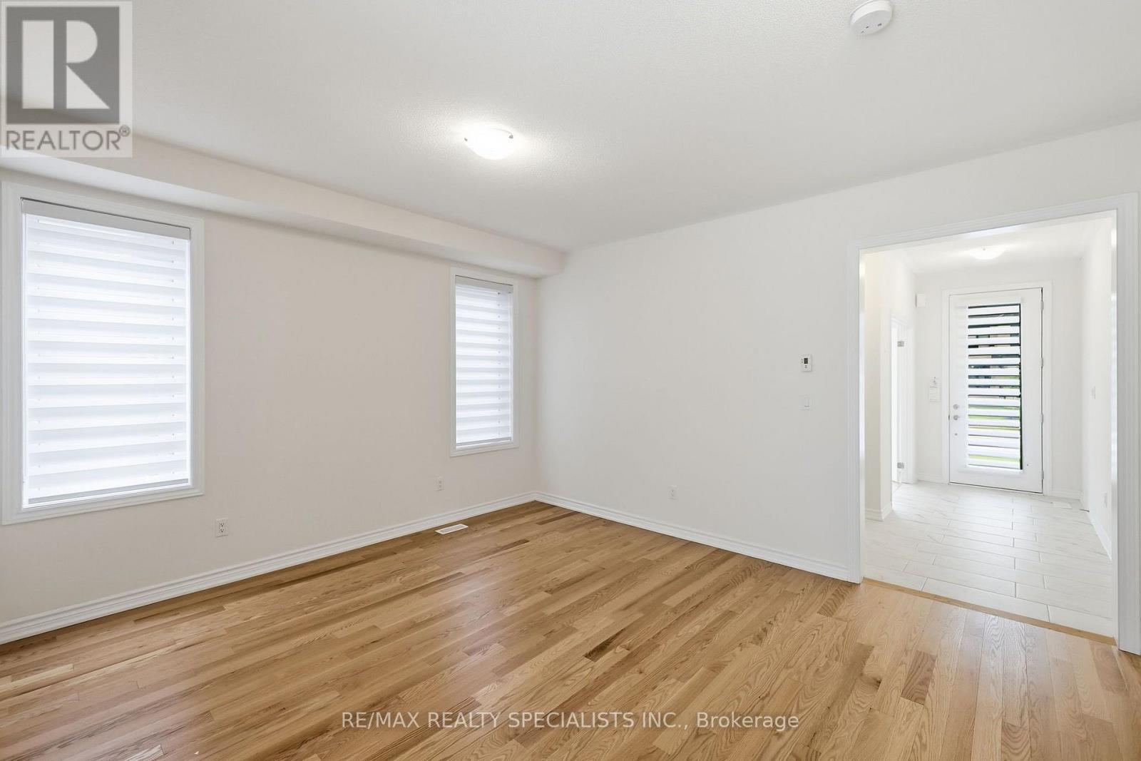 147 ROSANNE CIRCLE - Image 11