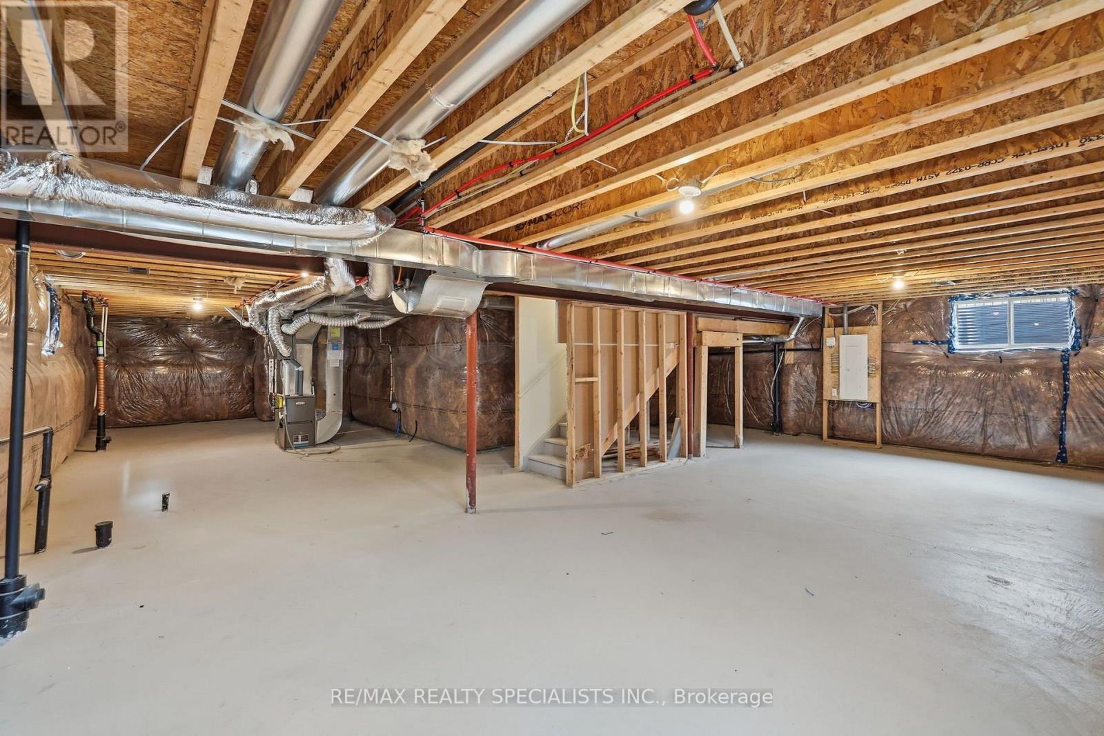 147 ROSANNE CIRCLE - Image 27