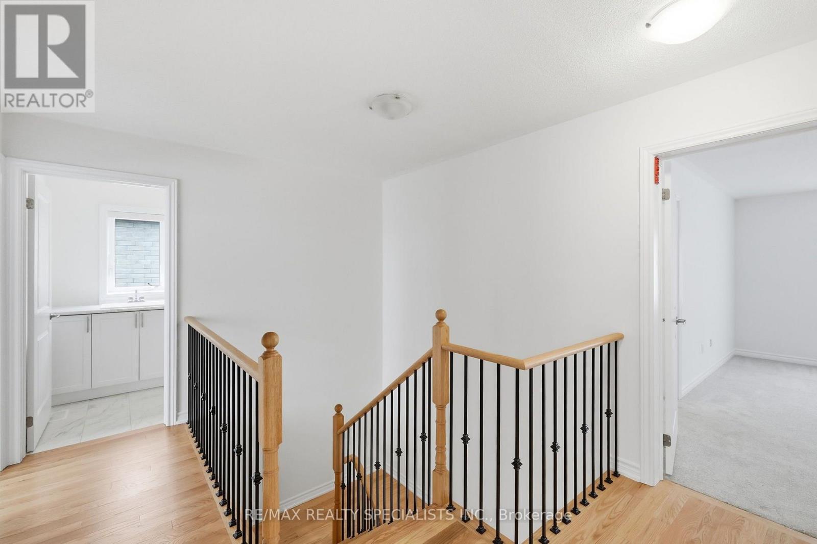 147 ROSANNE CIRCLE - Image 28