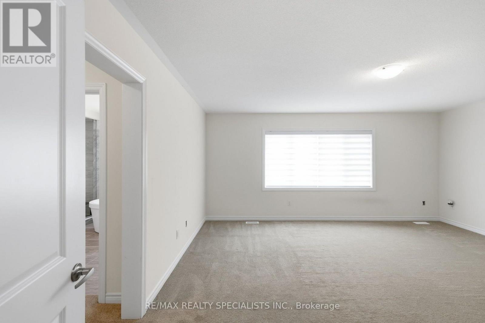 147 ROSANNE CIRCLE - Image 29