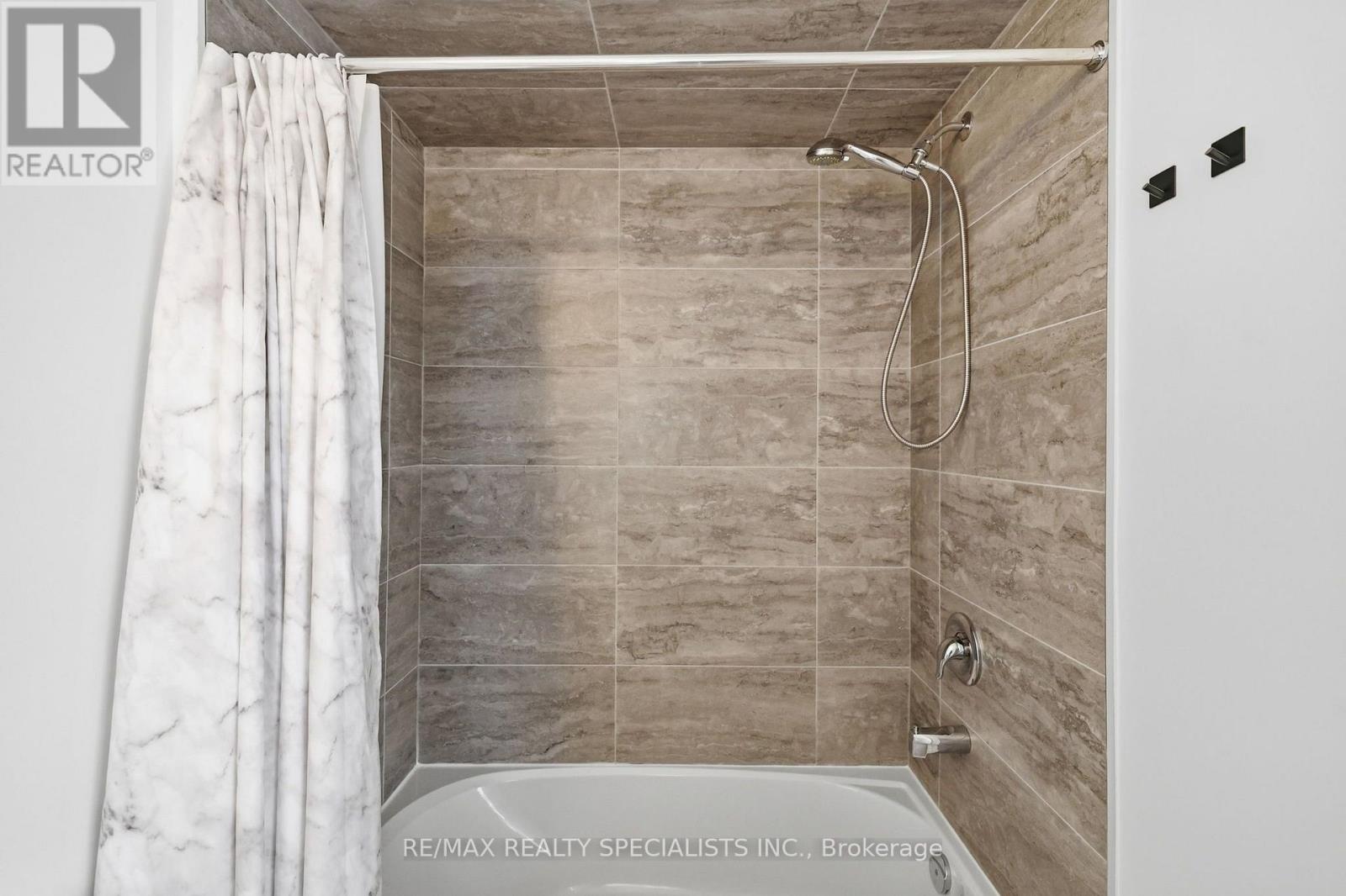 147 ROSANNE CIRCLE - Image 47