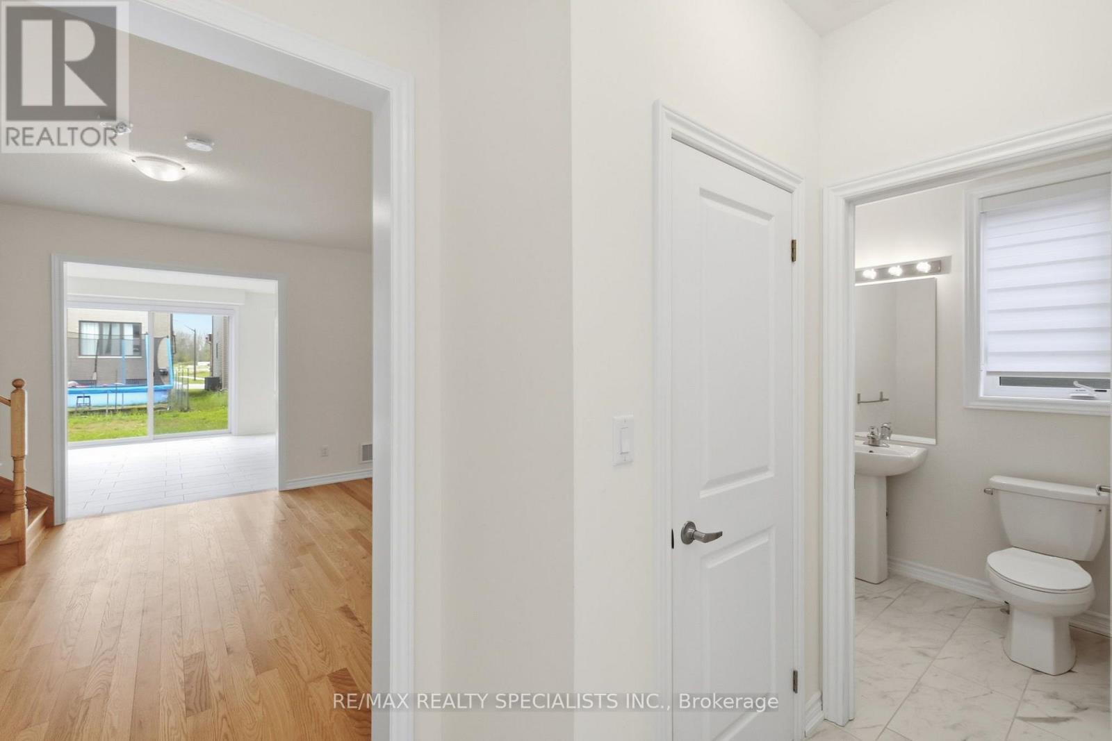 147 ROSANNE CIRCLE - Image 7