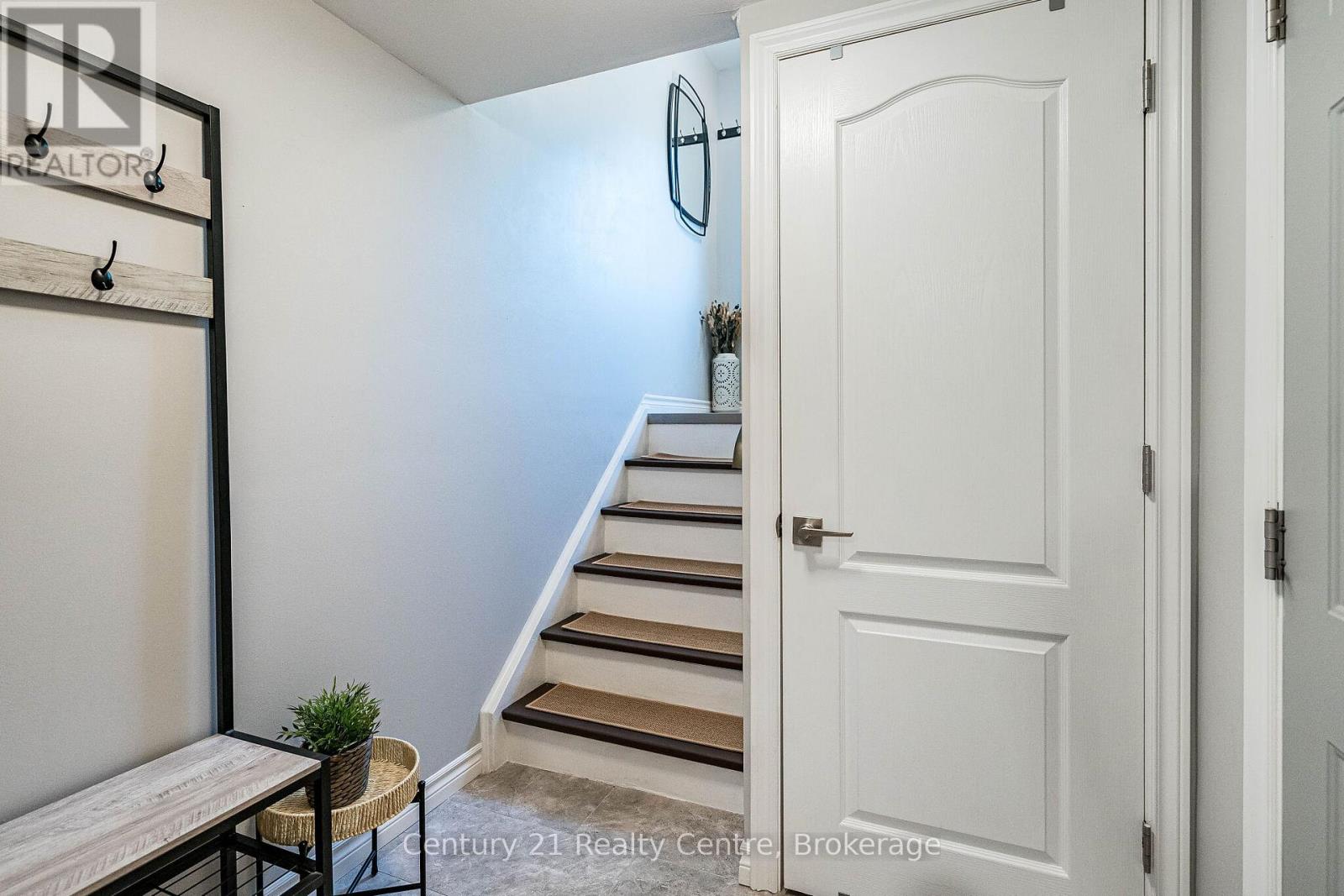 1537 WESTMINSTER PLACE - Image 35