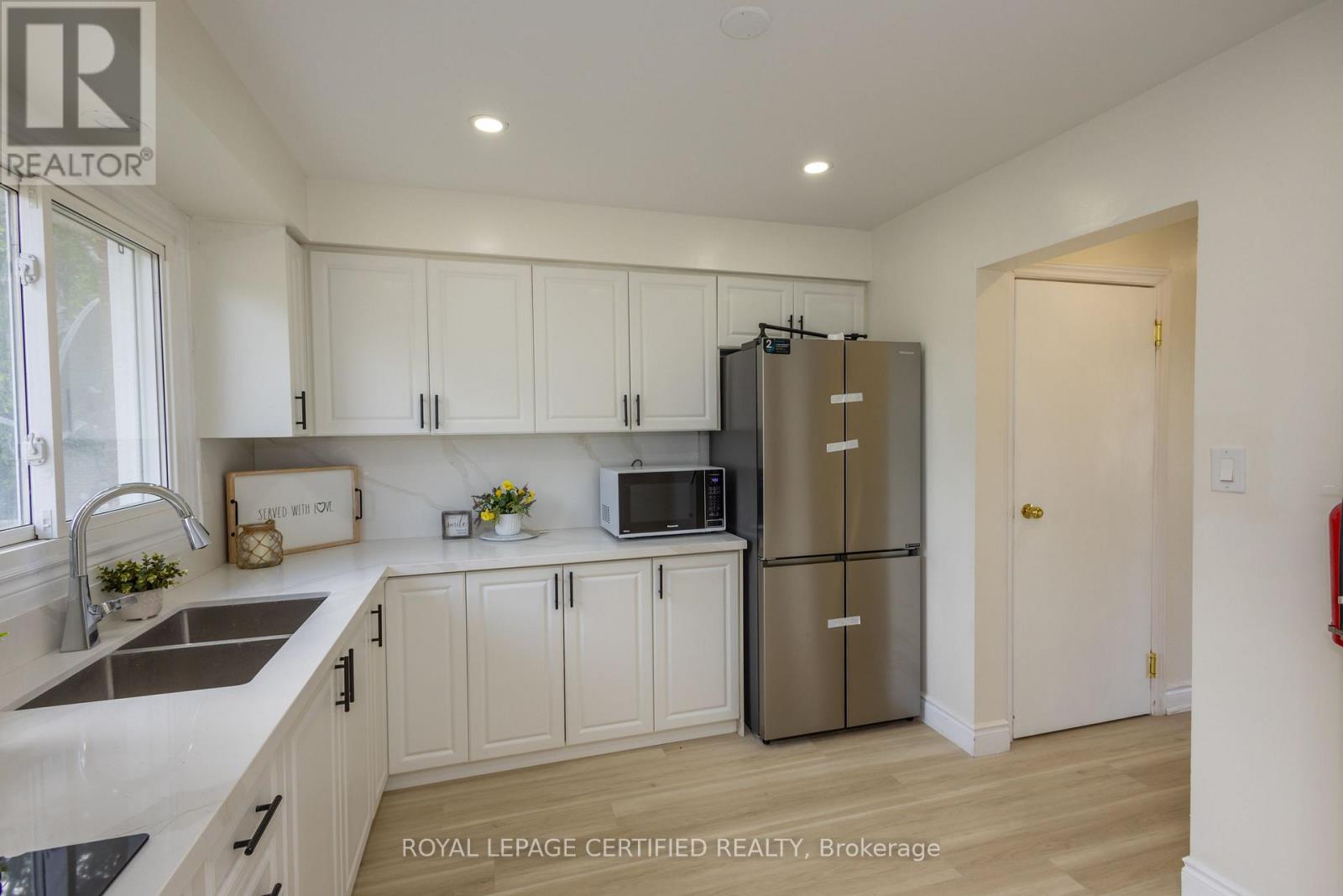 111 LIMERIDGE ROAD W - 17