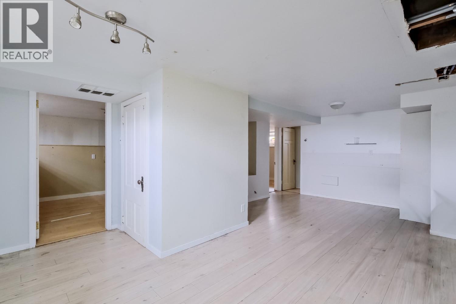 13218 KELLY Avenue, Summerland