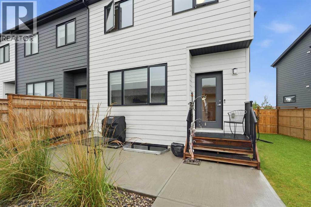 1074 Harmony Parade - 40