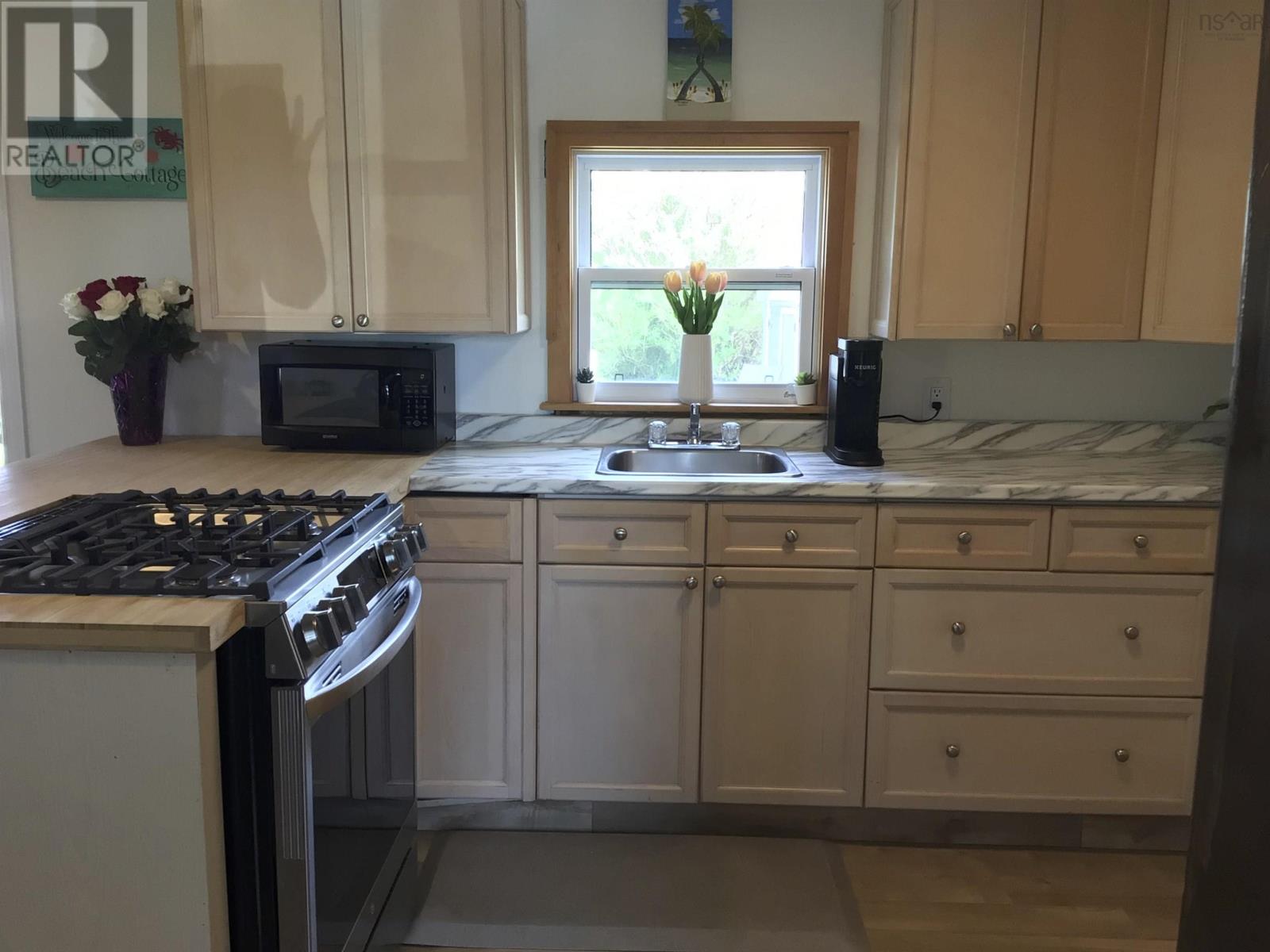 6 Douglas Crescent - 11