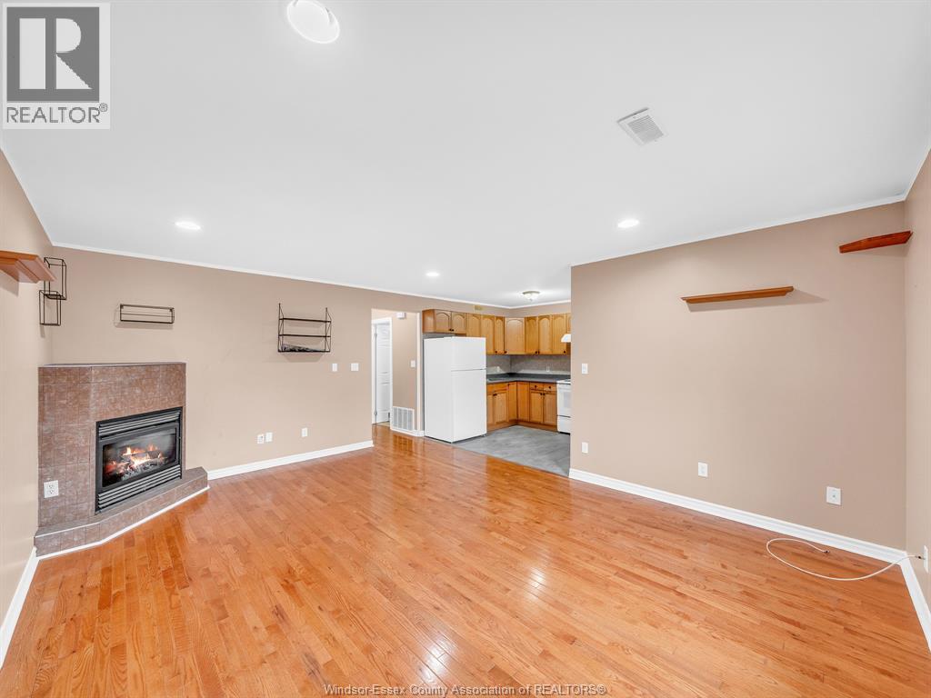 271 WATKINS - 25