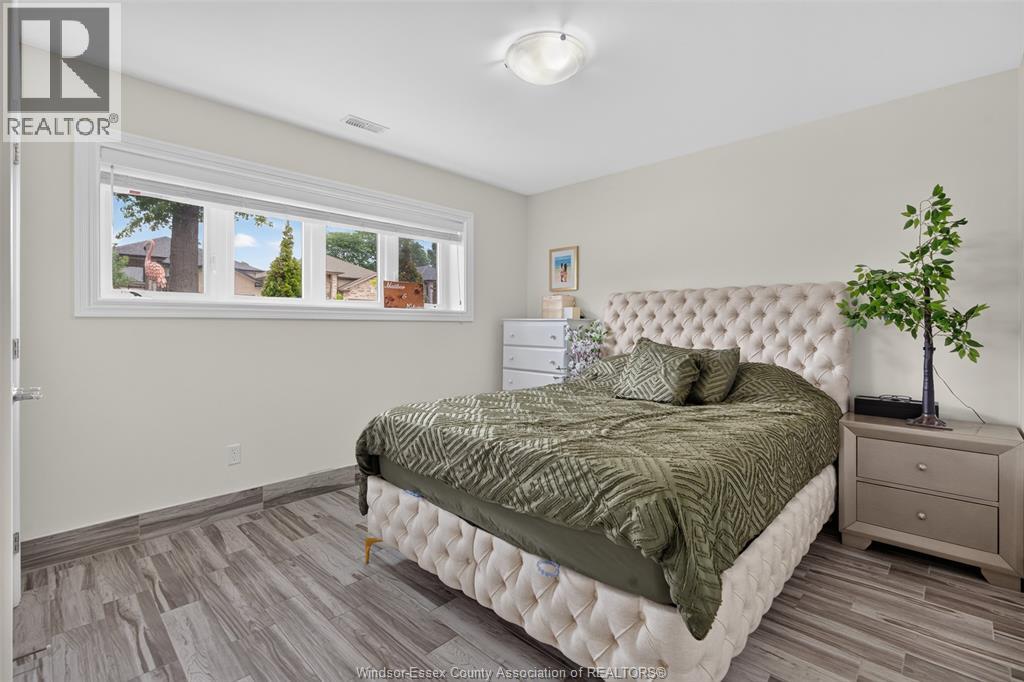 1267 EASTLAWN AVENUE - 35