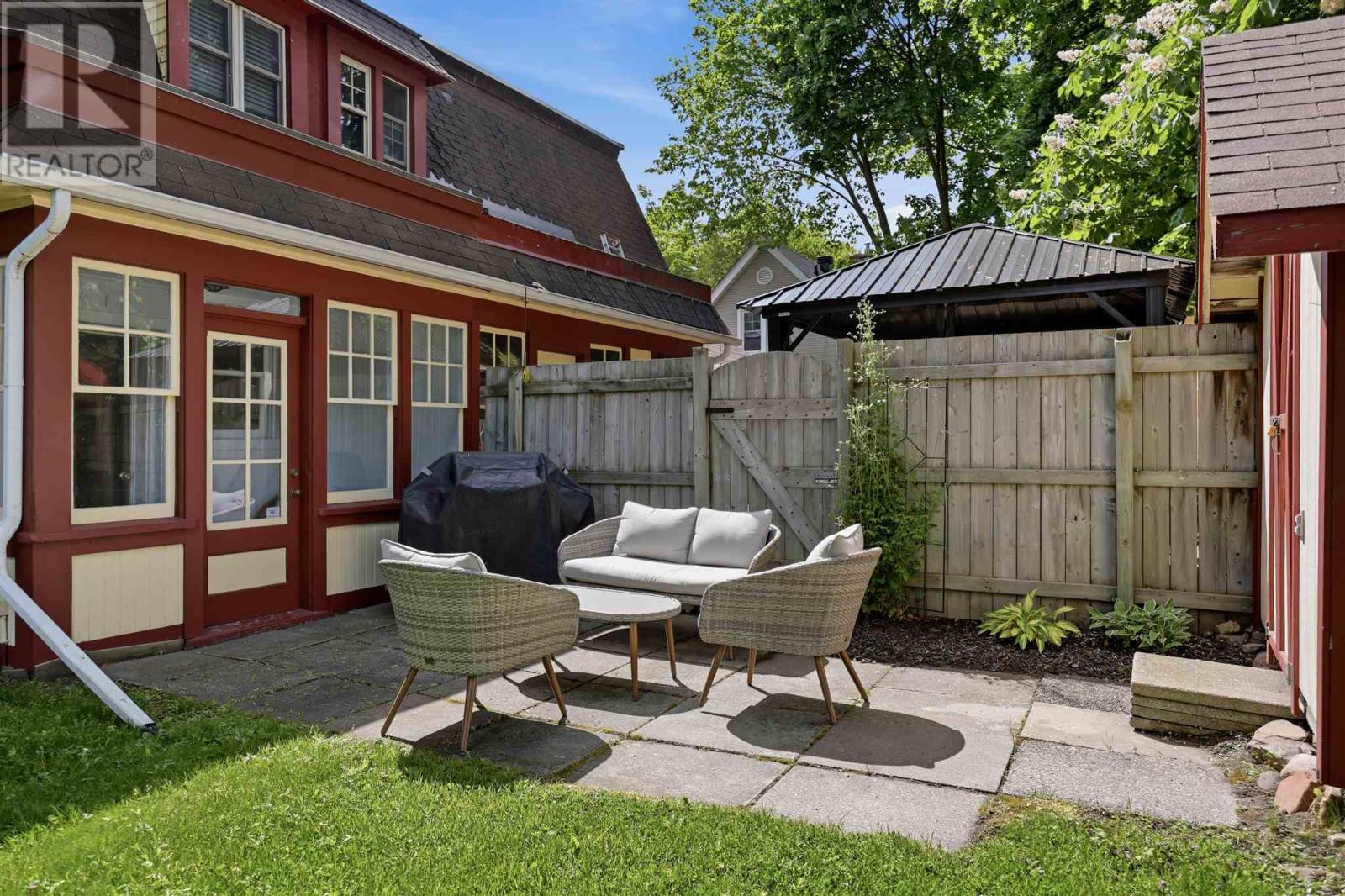 36 Herrick ST - 37