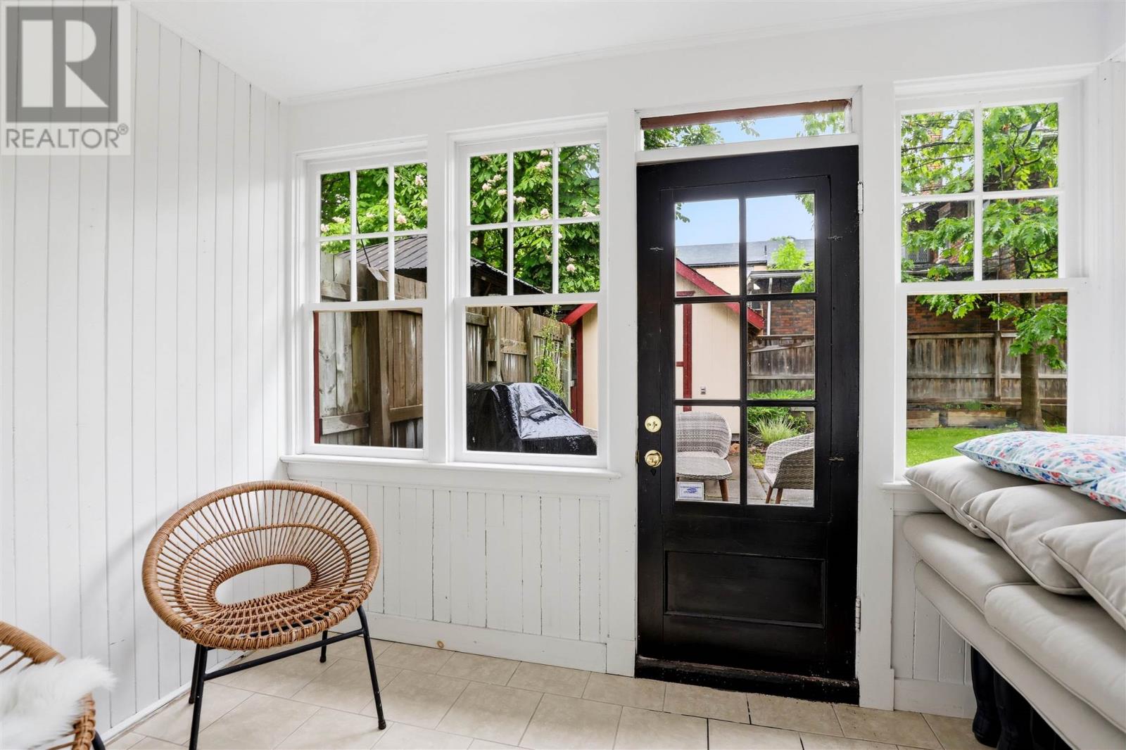 36 Herrick ST - 20