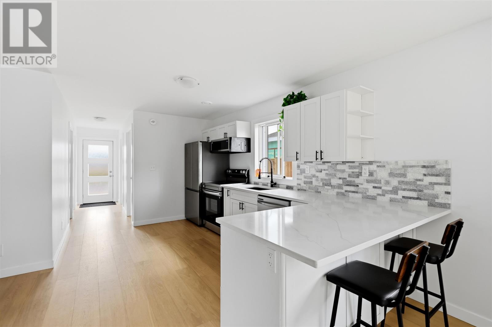 29 Allard ST - Image 8