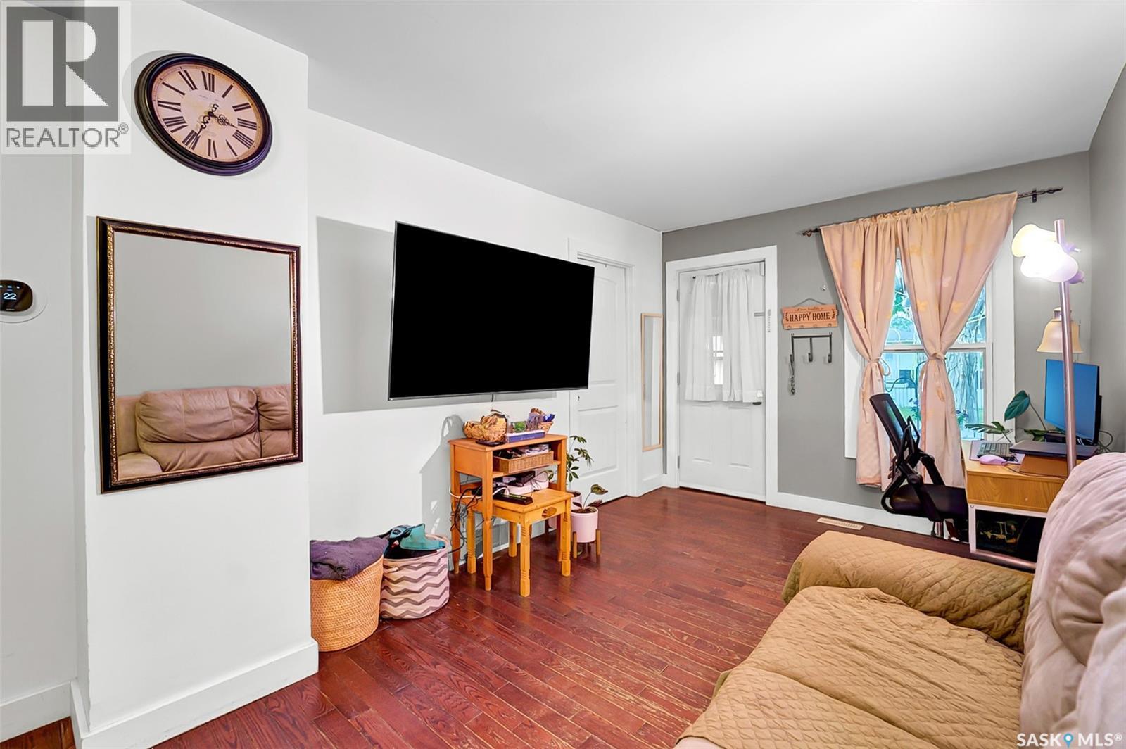 316 J AVENUE N - Image 10