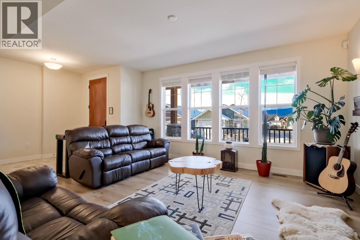 926 HOLDEN Road, Penticton