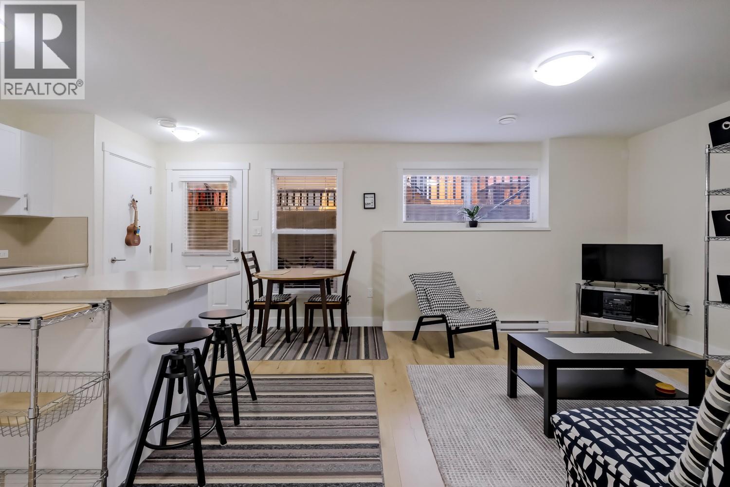 926 HOLDEN Road, Penticton
