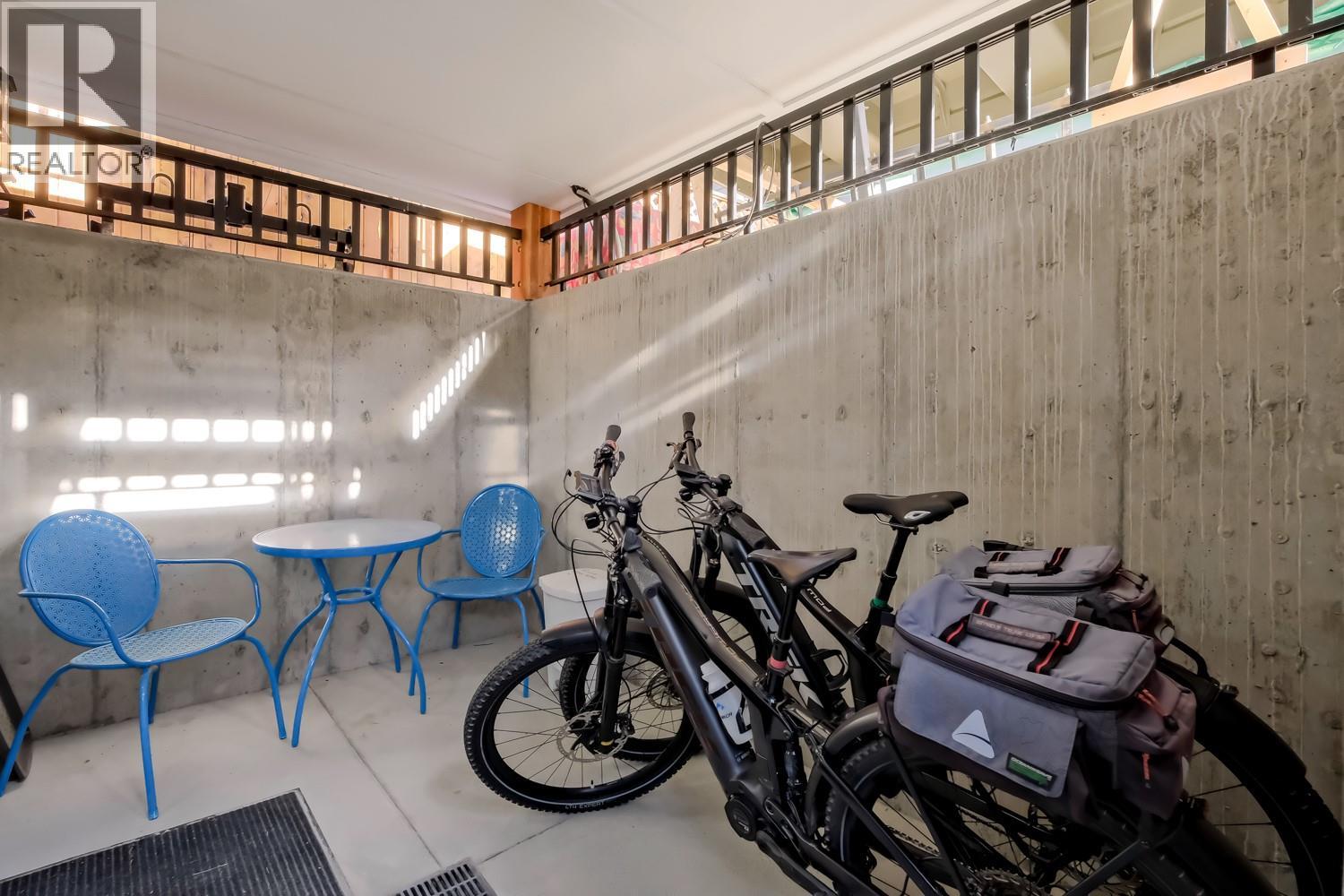 926 HOLDEN Road, Penticton