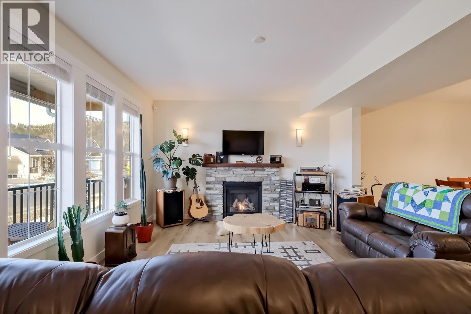 926 HOLDEN Road, Penticton
