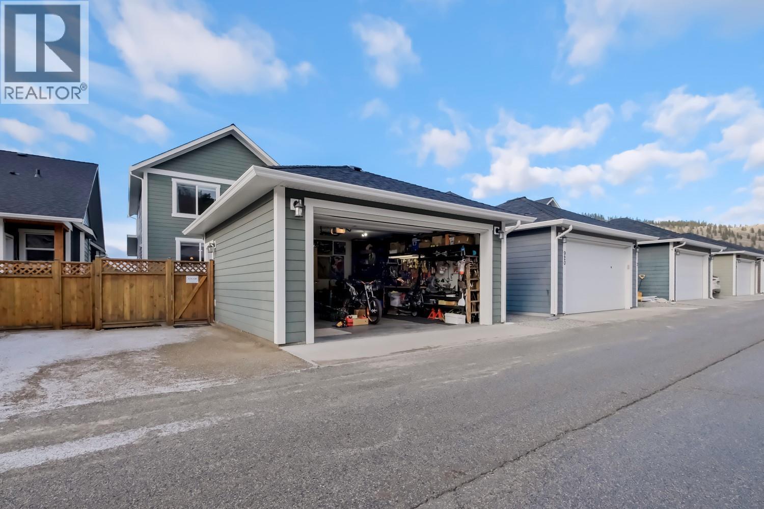 926 HOLDEN Road, Penticton