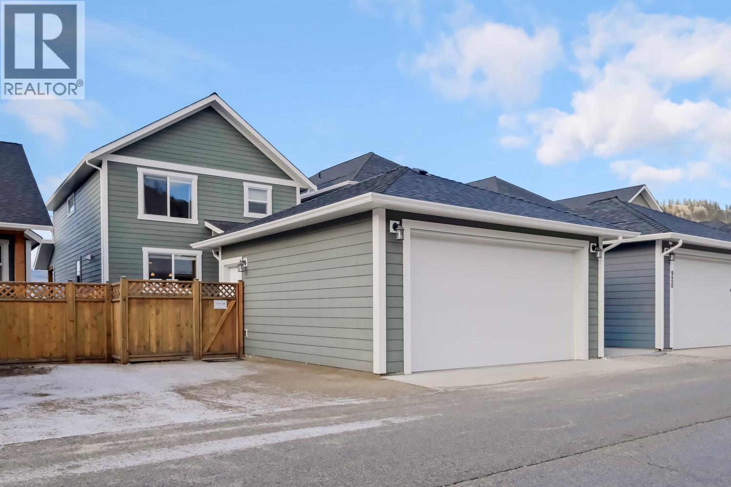 926 HOLDEN Road, Penticton