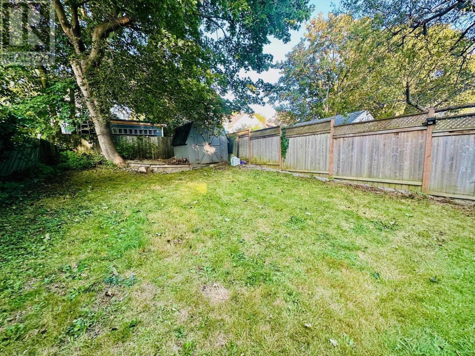 Property 32 of 35 of 2079 & 2081 Poplar Street