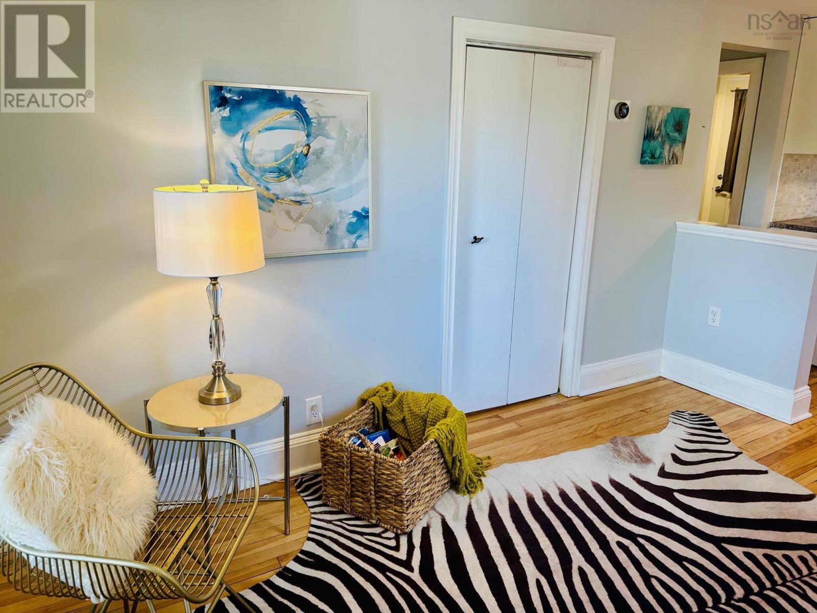 Property 5 of 35 of 2079 & 2081 Poplar Street